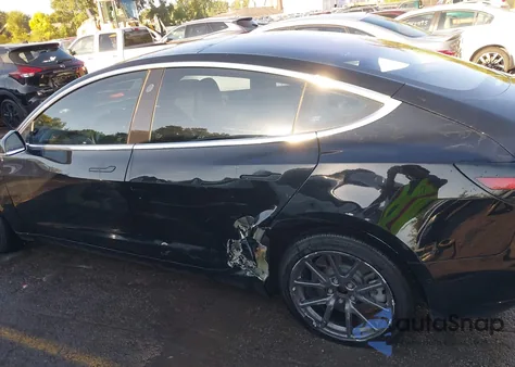 2018 Tesla Model 3 Long Range/Mid Range from USA, damaged, VIN 5YJ3E1EA9JF020823